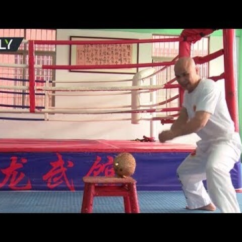 Unique Kung Fu: Master Li smashes nuts barehanded
