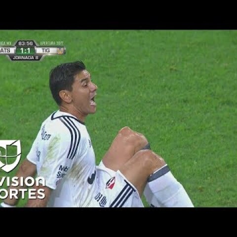 Horrible lesión de rodilla de Óscar Ustari en el Atlas vs Tigres | Liga MX