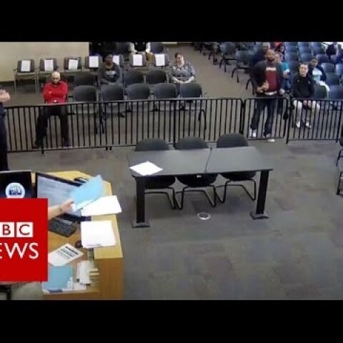 When you drop your drugs... in court - BBC News