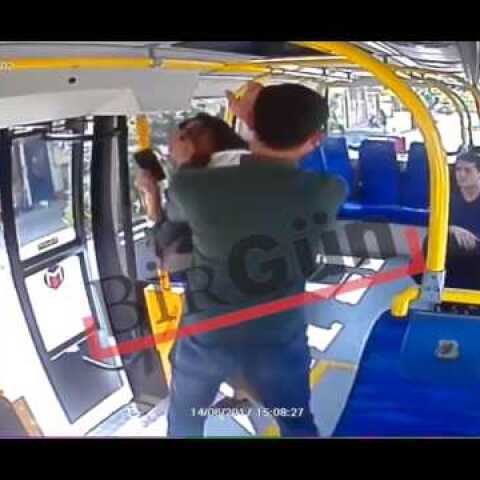 A man attacks a woman for wearing shorts in Istanbul public transportation