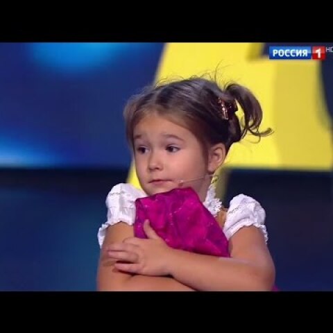 Amazing baby! 4-year-old Bella from Moscow easily speaks 7 languages