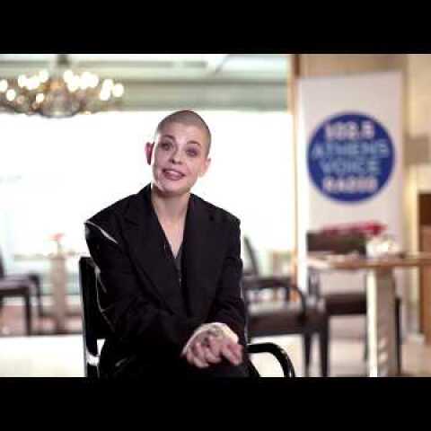 Η Kovacs τραγουδά a capella στο Athens Voice Radio 102.5