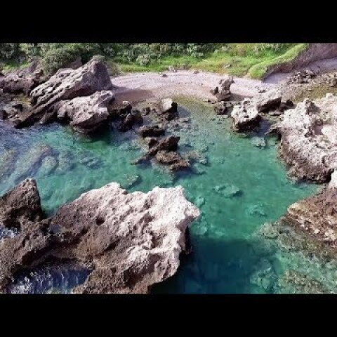 Η παραλία- πισίνα δίπλα στην Εθνική Οδό Greece Drone Pool Beach