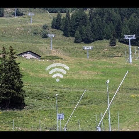 Making of 'offline' land art by Leon Keer
