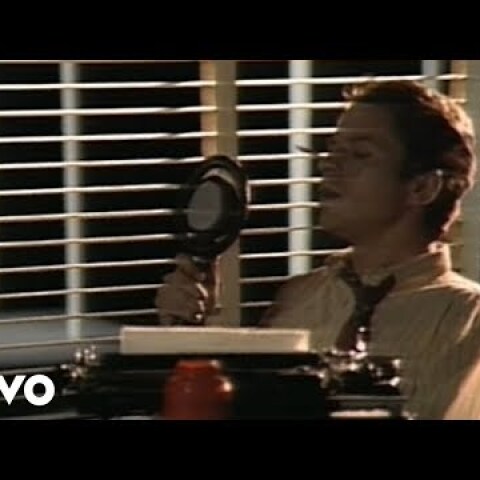 Robert Palmer - Johnny and Mary (Official Video)