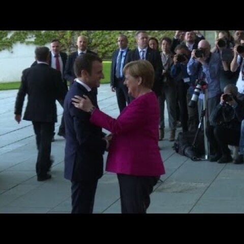 Emmanuel Macron rencontre Angela Merkel à Berlin