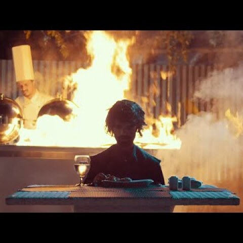 Cheetay: Food is coming #KhawariSeAzadi