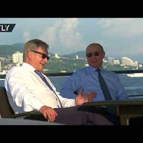 Putin & Finland's Niinistö enjoy boat trip on Black Sea