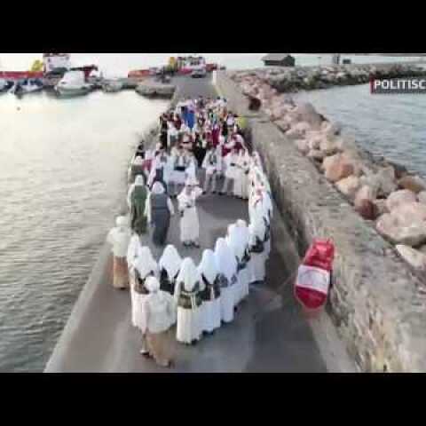 Ο μεγαλύτερος χορός του Αιγαίου στήθηκε ξανά στο λιμάνι της Χίου