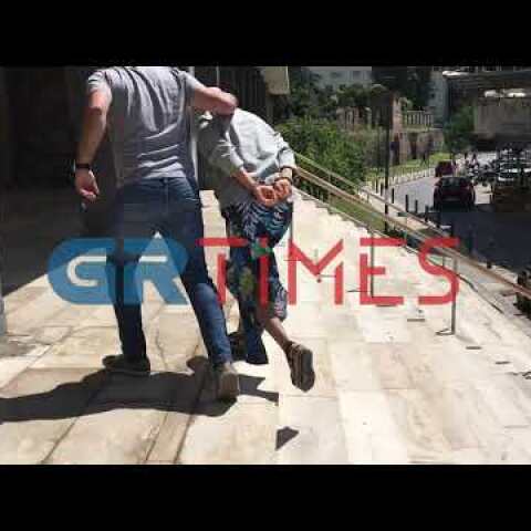 Η 'κοκκινομάλλα" οδηγείται στον ανακριτή - GRTimes.gr