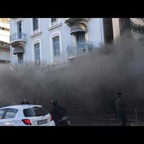 ΕΚΡΗΞΗ ΣΤΑ EVEREST ΣΤΗΝ ΟΔΟ 3ης ΣΕΠΤΕΜΒΡΙΟΥ