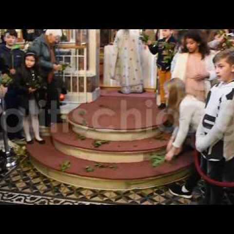 Politischios.gr: Η μοναδική Ανάσταση στη Χίο από τον Ιερέα π. Χριστοφόρο Γουρλή