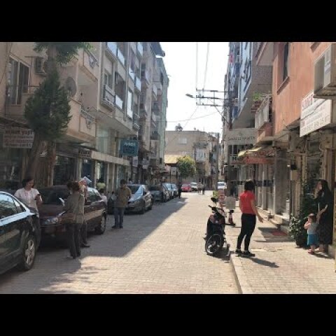 Manisa'daki 5.5 büyüklüğündeki deprem İzmir'de de hissedildi