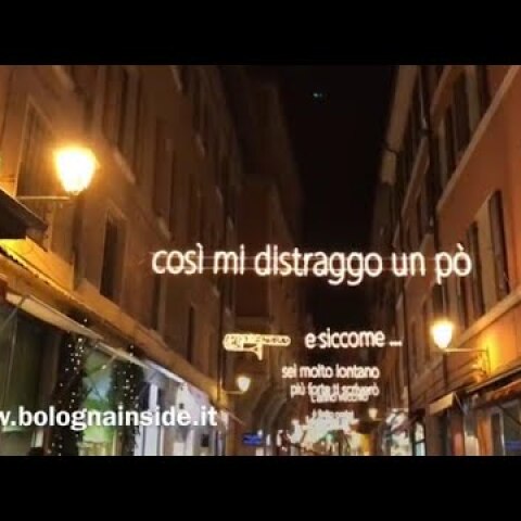 Le luminarie a Bologna cantano "Caro amico ti scrivo" di Lucio Dalla