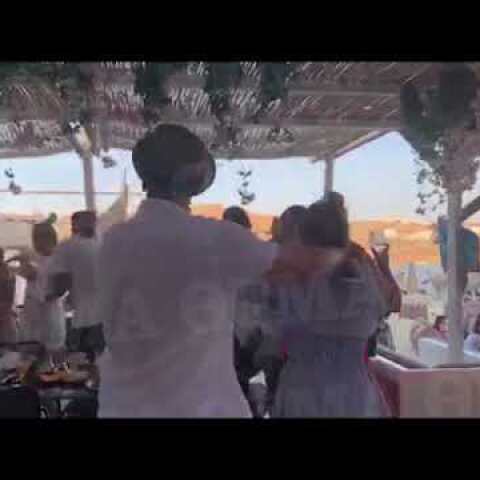 Μύκονος, αποκλειστικό: Τα «έδωσε» όλα στο Καλό Λιβάδι ο μεγιστάνας Ναγκίμπ Σαουίρις