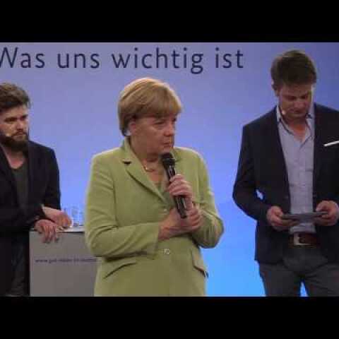 Ungekürzt: Angela Merkel konfrontiert mit weinendem Flüchtlingsmädchen (NDR)
