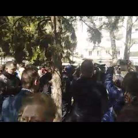 Με αποδοκιμασίες και εντάσεις η κατάθεση στεφάνων στις Σέρρες