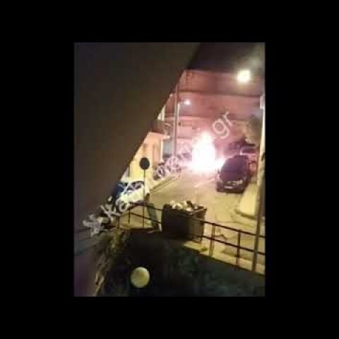 Καμένο όχημα στα Πετράλωνα – Εξετάζεται αν χρησιμοποιήθηκε από τους βομβιστές του ΣΚΑΪ