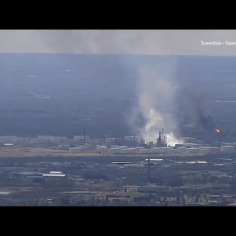 Explosion Rocks Wisconsin Oil Refinery