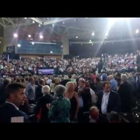 ThessNews - Καταχειροκροτούμενος ο Αλ. Τσίπρας