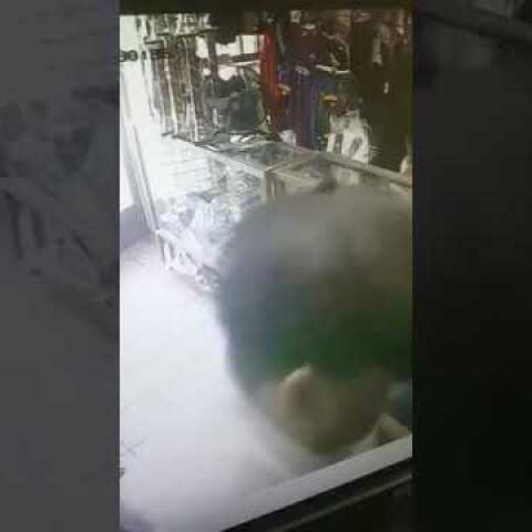 Asaltante golpea con bat a trabajadora en navojoa