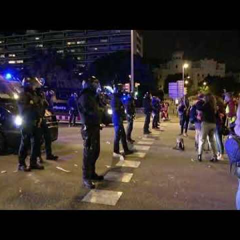 Live Now |  Protesters gather in Barcelona against Spanish Royal family