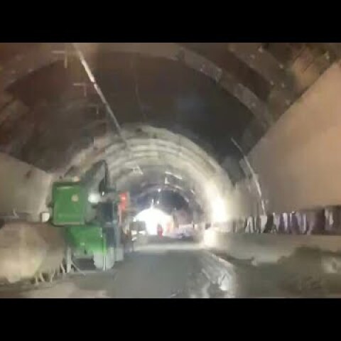 First private vehicle crosses new Genoa Bridge | AFP