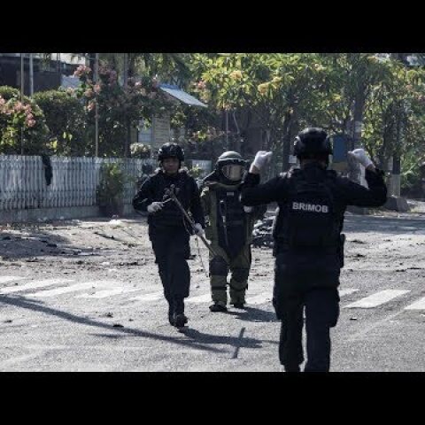 Suicide bombers attack Indonesian churches, killing at least nine and wounding 40