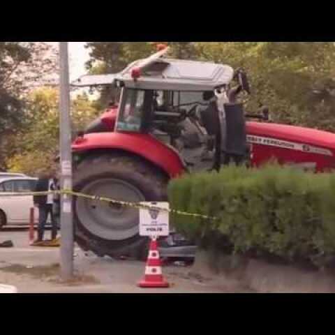 Araçla çarparak ilerleyen traktör sürücüsü vurularak durduruldu (Kızılay-Ankara)