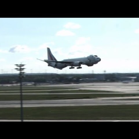 Spectacular landing at Frankfurt Airport