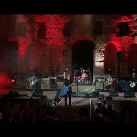 Foo Fighters - Arrows (Live debut) 10/07/2017 at Odeio Herodou Attikou, Athens, Greece