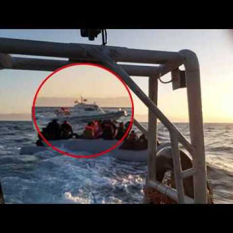 Συνοδεία τουρκικών ακταιωρών οι λέμβοι με τους αλλοδαπούς στο Αιγαίο