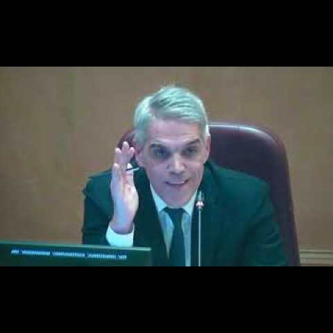 Το βίντεο με την "επίθεση" Κασιδιάρη στο δημοτικό συμβούλιο της Αθήνας