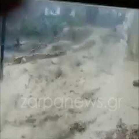 Ορμητικός χείμαρρος στα Παλαιά Ρούματα