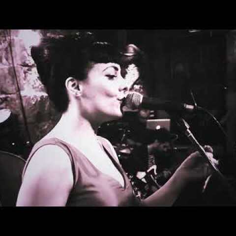 Αλεξάνδρα Κλάδη - Αύγουστος στην Αθήνα