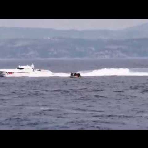 Απόπειρα προώθησης λέμβου εντός ελληνικών χωρικών υδάτων από τουρκικές ακταιωρούς στη Μυτιλήνη