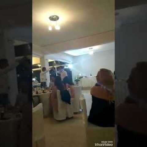 Γαμπρός στην Αμφιλοχία σταματάει το γλέντι και τραγουδάει τον ύμνο του ΠΑΝΑΘΗΝΑΙΚΟΥ!! ☘️☘️☘️