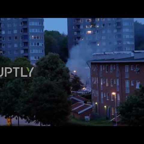Sweden: 60 cars burn in youth gang arson attacks in Gothenburg