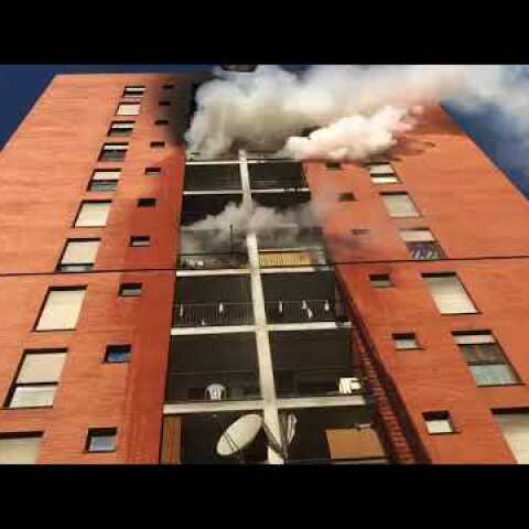 Incendio a Milano in via Cogne, già 12 gli intossicati