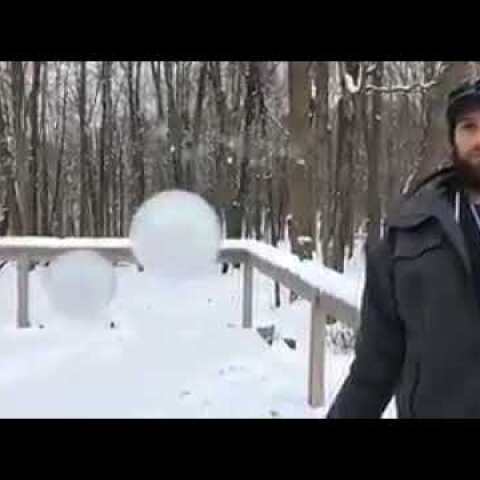 Blowing bubbles in the freezing cold !