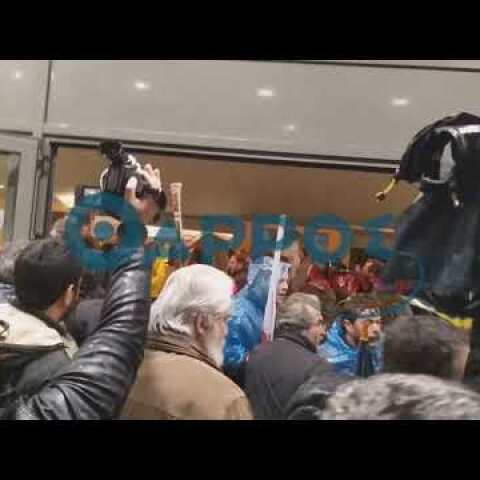 Εισβολή ΠΑΜΕ στο Μέγαρο Χορού Καλαμάτας