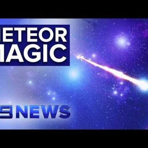 'Fireball' lights up the night sky above southern states | Nine News Australia