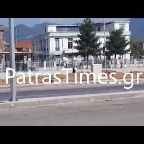 Πάτρα: Χάος στο λιμάνι - Μετανάστες έσπασαν τον φράχτη