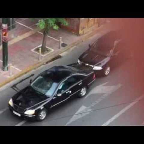 ΒΙΝΤΕΟ - ντοκουμέντο λίγα λεπτά μετά την έκρηξη στο στο αυτοκίνητο του Λουκά Παπαδήμου