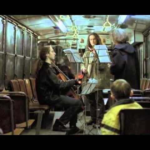 Eternity and a Day - Mia aioniotita kai mia mera - bus scene