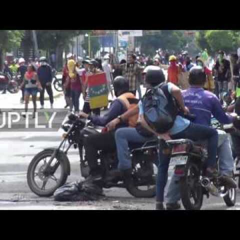 Venezuela: Clashes continue in Caracas on second day of opposition-called national strike