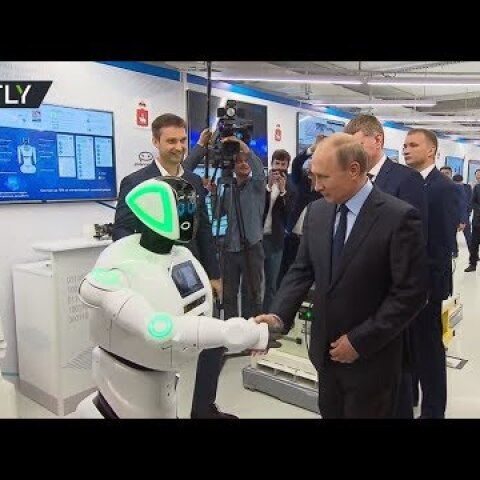 'Hello, Vladimir Putin!': Russian President shakes hand with ‘Promorobot’