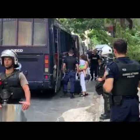 Newpost.gr - Μεγάλη επιχείρηση της ΕΛ.ΑΣ. στα Εξάρχεια 1