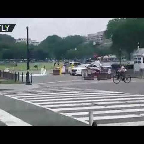 GRAPHIC: Man sets himself on fire near White House