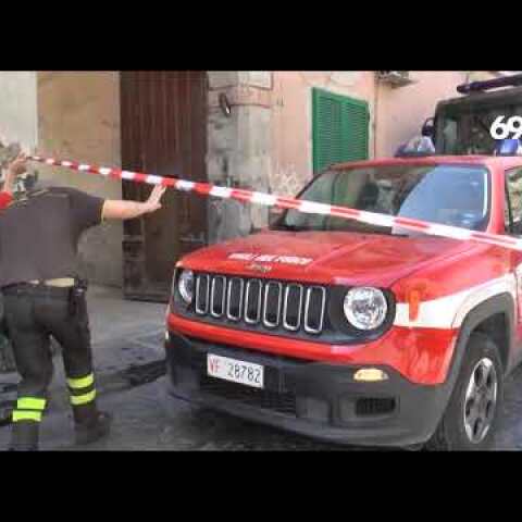Casoria sprofonda voragine in strada, case evacuate